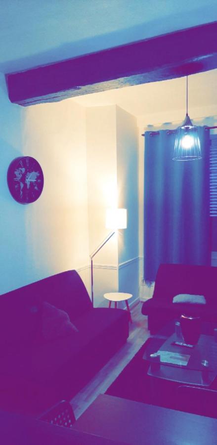 Appartement 48M2 Pour 6 Personnes Au Centre Ville Historique Avec Parking Gratuit Et Une Borne De Recharge Pour Voiture A 10 Metres Avallon Exteriör bild