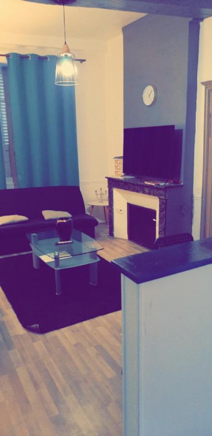 Appartement 48M2 Pour 6 Personnes Au Centre Ville Historique Avec Parking Gratuit Et Une Borne De Recharge Pour Voiture A 10 Metres Avallon Exteriör bild